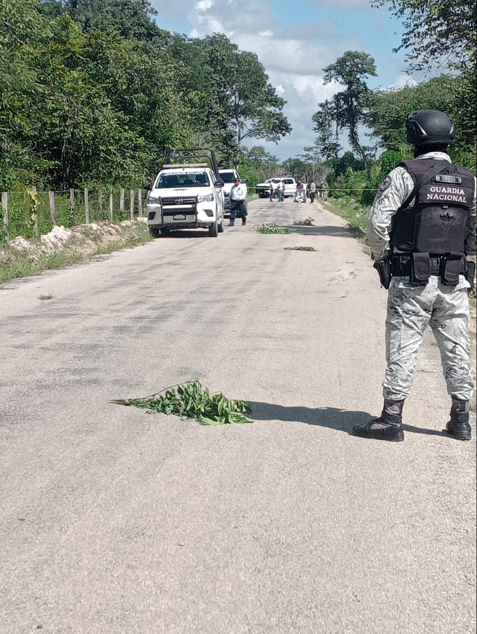 El hallazgo fue realizado por personas que pasaban por el lugar en la mañana, quienes notificaron a las autoridades
