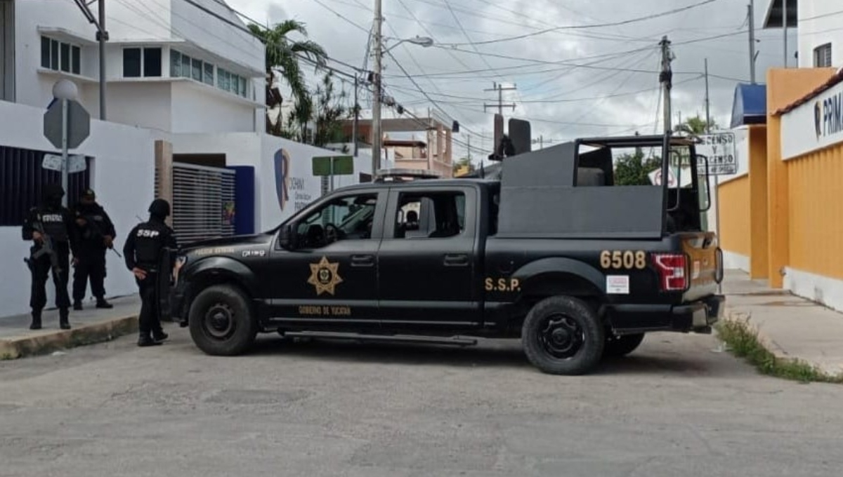 La escuela fue evacuada por los maestros tras informar la situación a los padres de familia La escuela fue evacuada por los maestros tras informar la situación a los padres de familia