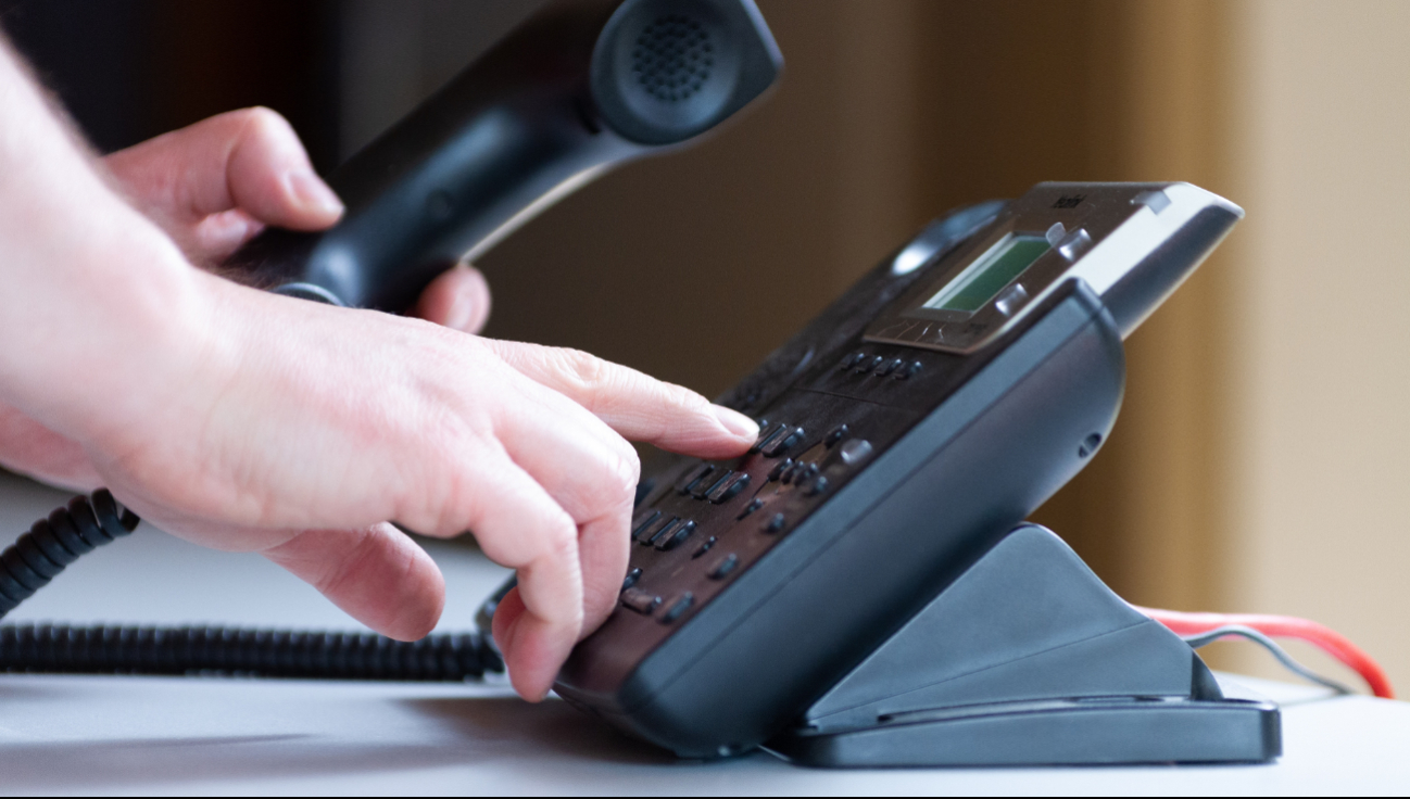 La SPSC recomienda identificar números sospechosos, no compartir información personal, mantener comunicación constante con familiares y denunciar cualquier incidente al 9-1-1 La SPSC recomienda identificar números sospechosos, no compartir información personal, mantener comunicación constante con familiares y denunciar cualquier incidente al 9-1-1