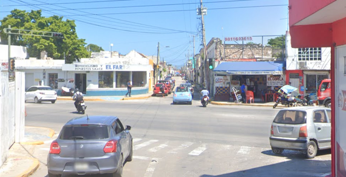 El Reglamento de Vialidad de Campeche establece que el giro en rojo solo es permitido donde exista señalización específica El Reglamento de Vialidad de Campeche establece que el giro en rojo solo es permitido donde exista señalización específica
