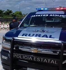 Elementos de la Policía Rural del Estado se acercaron a la mujer para auxiliarla Elementos de la Policía Rural del Estado se acercaron a la mujer para auxiliarla