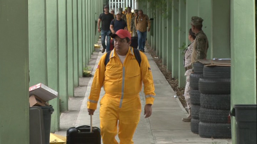 Trabajadores de las algunas compañías no puden hacer otra guardia hasta que les paguen la anterior. Trabajadores de las algunas compañías no puden hacer otra guardia hasta que les paguen la anterior.