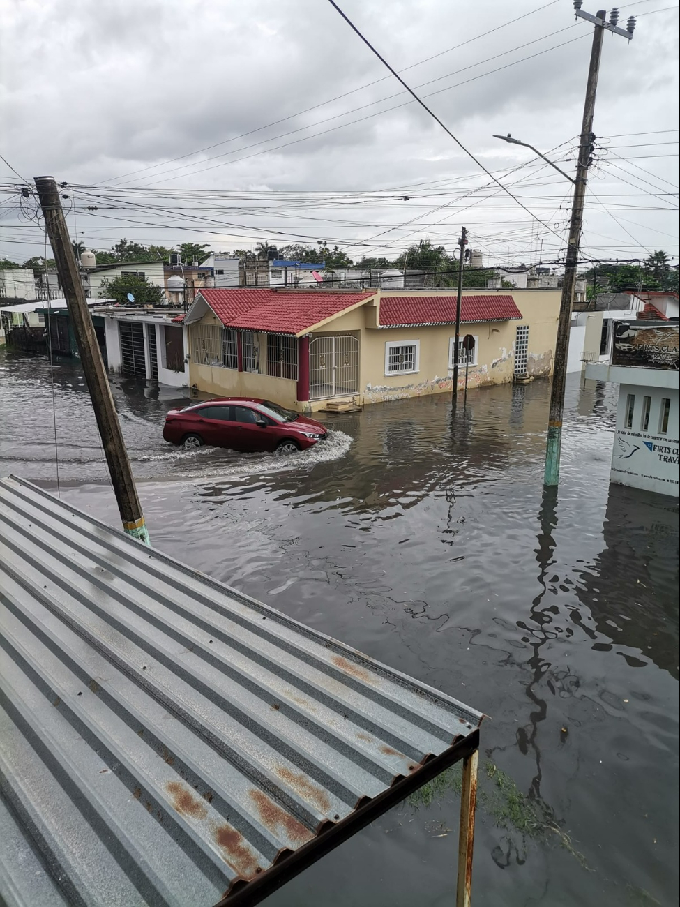 Habitantes advierten tener cuidado al recorrer las calles. Habitantes advierten tener cuidado al recorrer las calles.