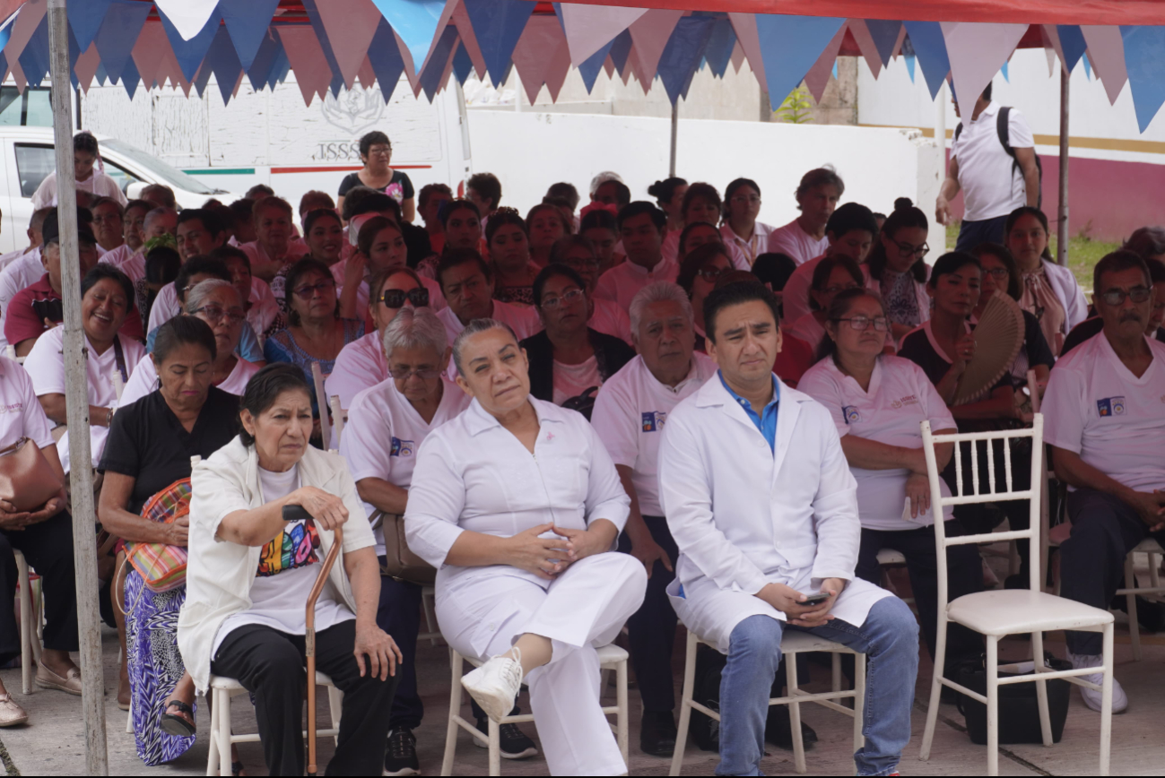 La clínica ‘Dr. Patricio Trueba de Regil’ del ISSSTE realizó una Feria de la Salud para prevenir y atender la diabetes La clínica ‘Dr. Patricio Trueba de Regil’ del ISSSTE realizó una Feria de la Salud para prevenir y atender la diabetes
