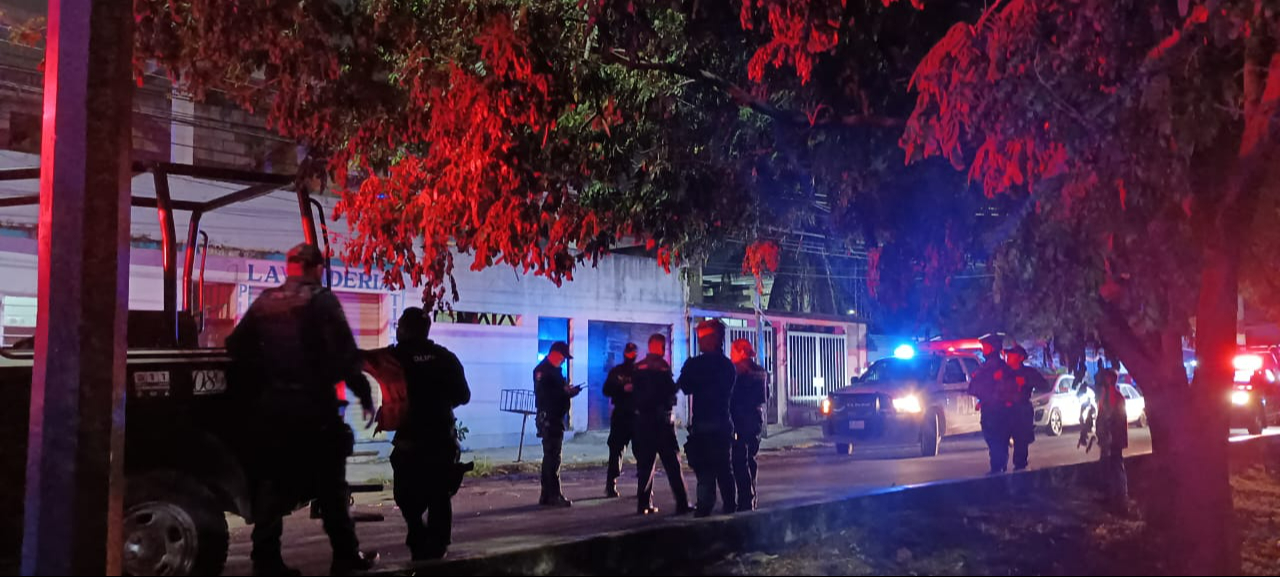 Ante la presencia de la policía, vecinos se apaciguaron. Ante la presencia de la policía, vecinos se apaciguaron.