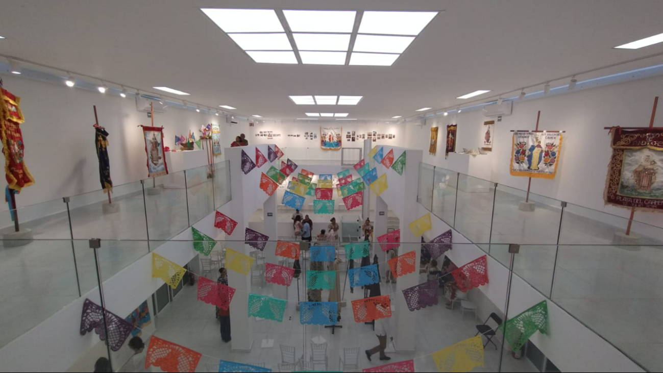 Diferentes piezas en tributo a la Virgen del Carmen se encuentran en exhibición hasta este sábado. Diferentes piezas en tributo a la Virgen del Carmen se encuentran en exhibición hasta este sábado.
