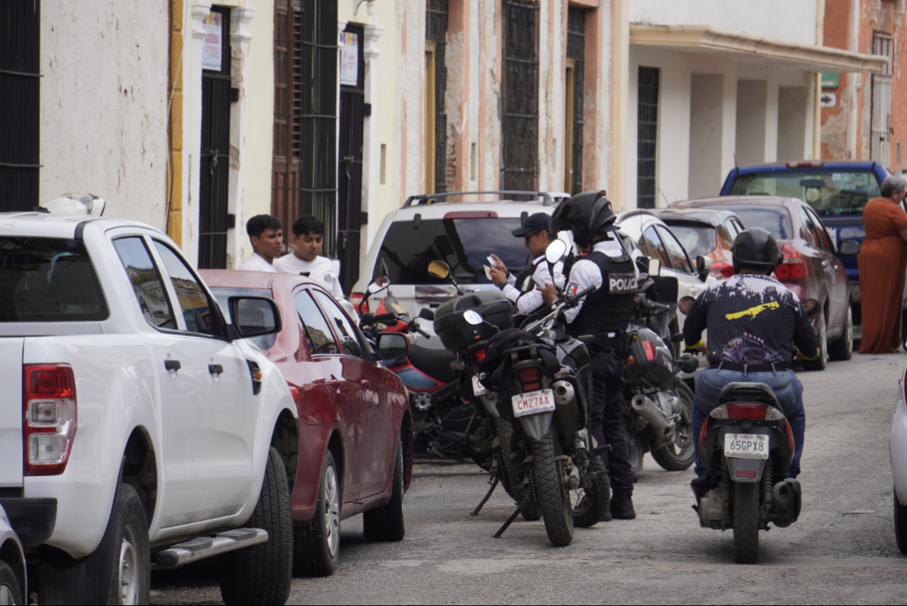 El operativo incluye recorridos a pie en puntos de venta, patrullajes en avenidas y paraderos, y vigilancia en colonias El operativo incluye recorridos a pie en puntos de venta, patrullajes en avenidas y paraderos, y vigilancia en colonias