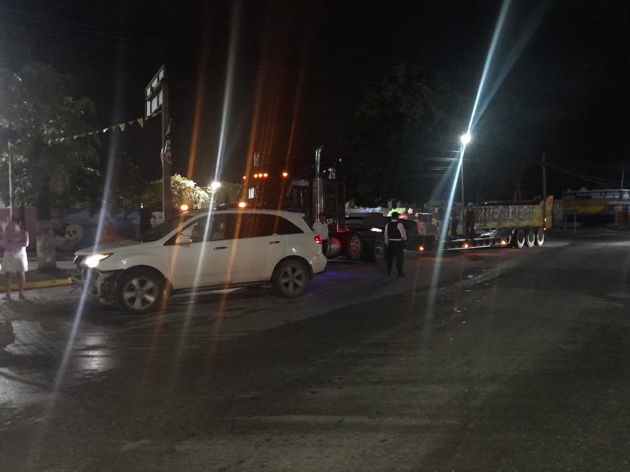La empresa aseguradora del tráiler cubrirá los daños de la camioneta La empresa aseguradora del tráiler cubrirá los daños de la camioneta