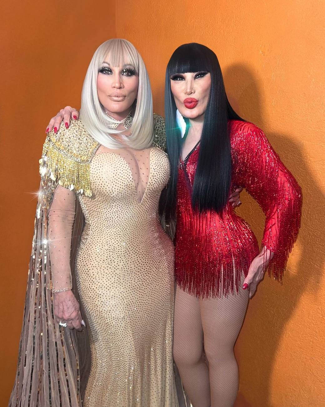 Laura León y Lyn May Laura León y Lyn May
