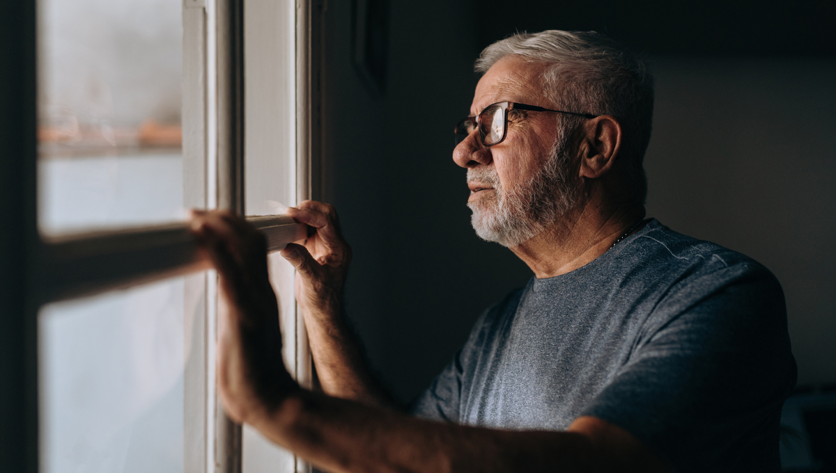 Mantente alejado de ventanas y puertas Mantente alejado de ventanas y puertas