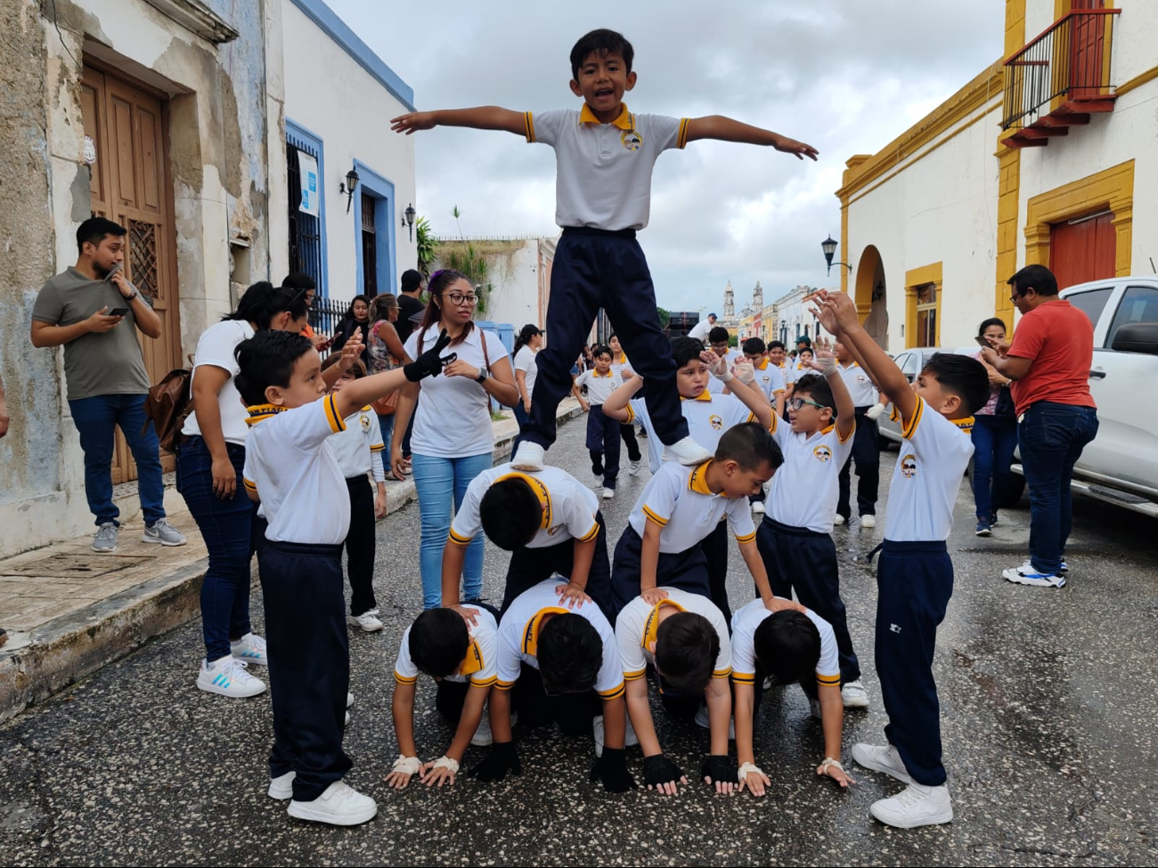 Niñas y niños de guardería, preescolar y primaria partieron del Parque del IV Centenario Niñas y niños de guardería, preescolar y primaria partieron del Parque del IV Centenario