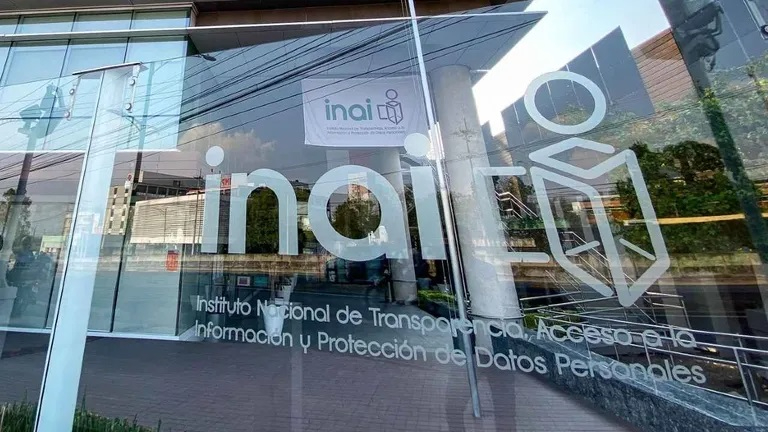 Anuncian recortes de presupuesto para INAI y SAT contra la corrupción