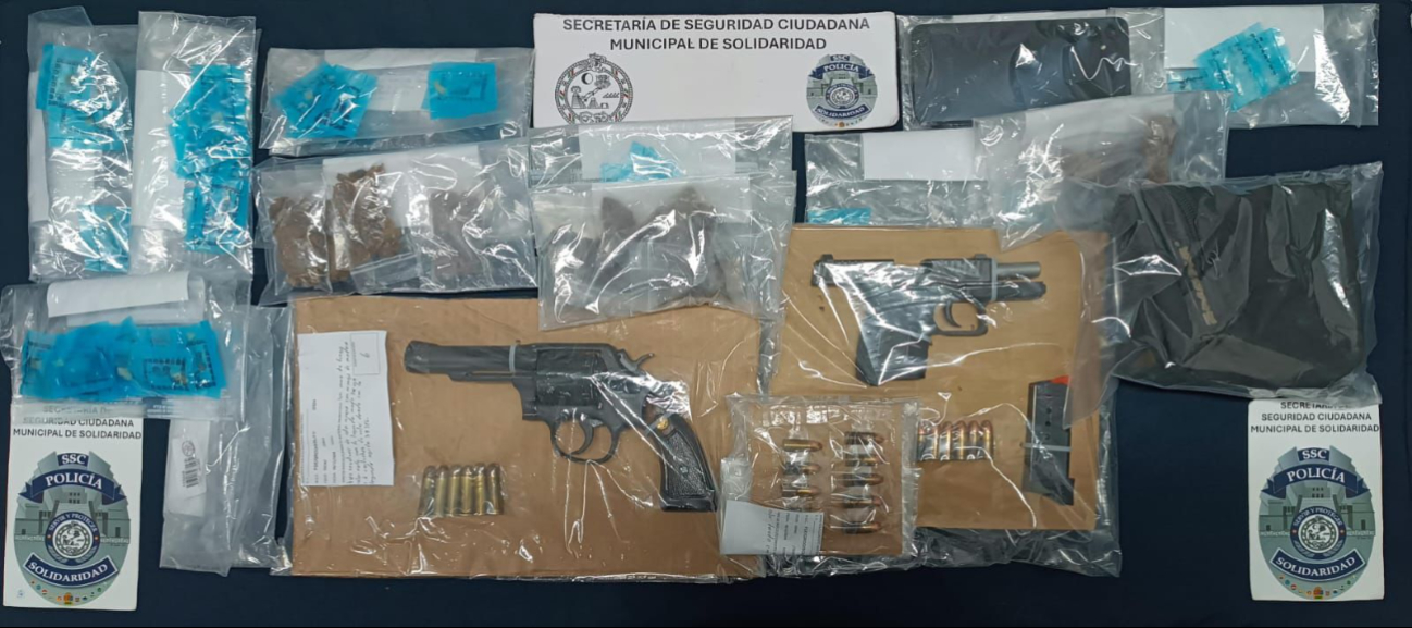 Llevaban armas de fuego y nueve cartuchos Llevaban armas de fuego y nueve cartuchos