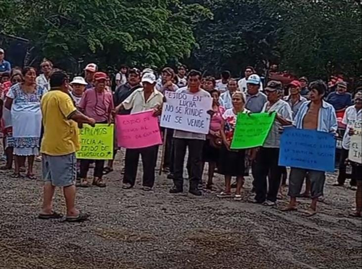 Ejidatarios esperan respuesta por parte de la Secretaria de Infraestructura, Comunicaciones y Transportes Ejidatarios esperan respuesta por parte de la Secretaria de Infraestructura, Comunicaciones y Transportes