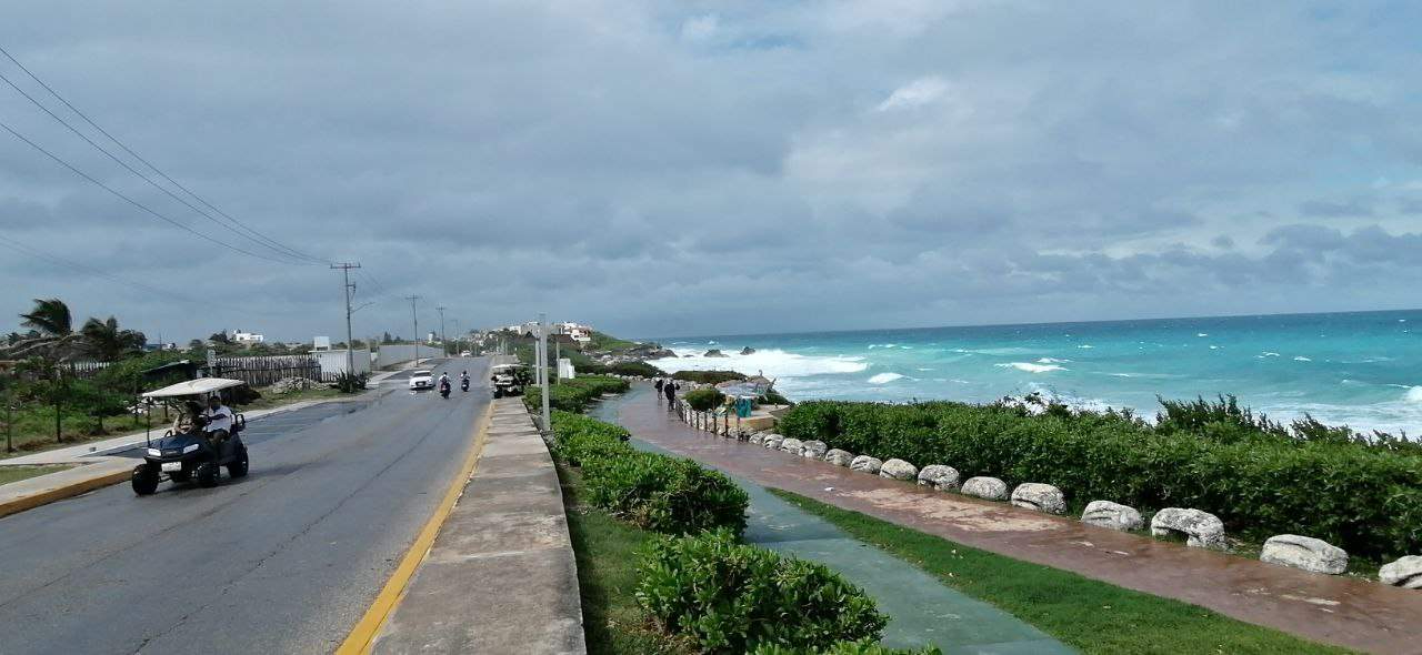 Cierran el puerto de Isla Mujeres por   la Depresión Tropical “Sara"