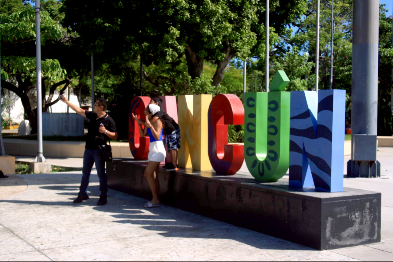 Cancún: De un destino exclusivo a uno masificado por la temporada baja
