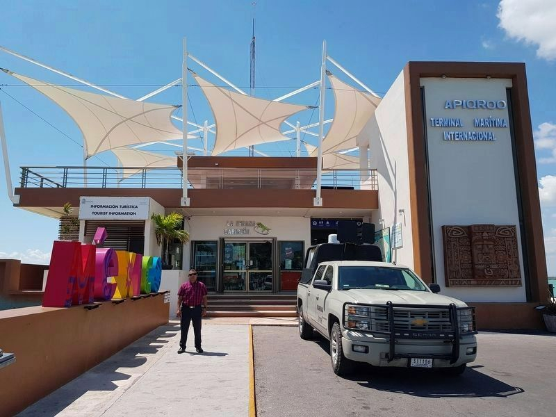 La operación de otra empresa ha reducido el flujo de pasajeros. La operación de otra empresa ha reducido el flujo de pasajeros.