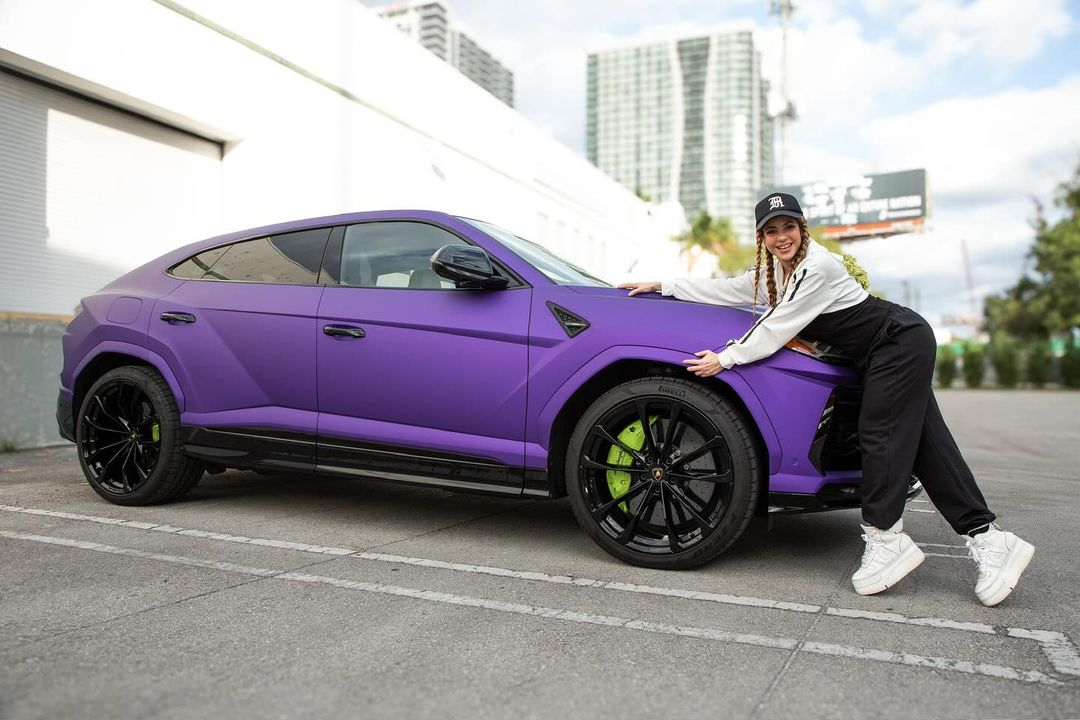 Este es el auto que rifará la cantante colombiana