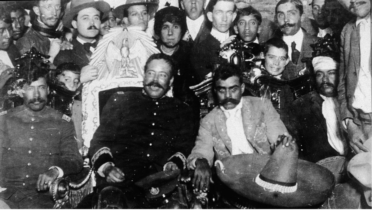 Francisco Villa y Emiliano Zapata fueron dos de los líderes principales de la lucha armada Francisco Villa y Emiliano Zapata fueron dos de los líderes principales de la lucha armada