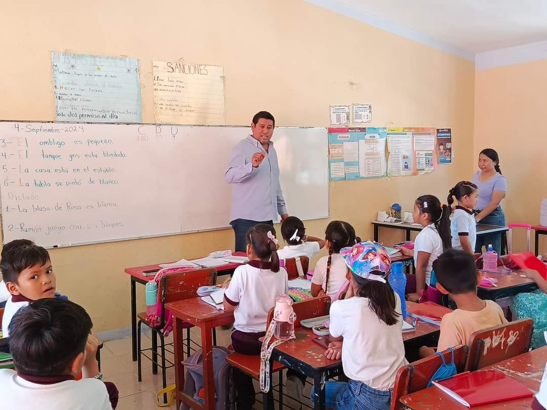 Más de 500 alumnos de preescolar, primaria y telesecundaria resultaron afectados. Más de 500 alumnos de preescolar, primaria y telesecundaria resultaron afectados.