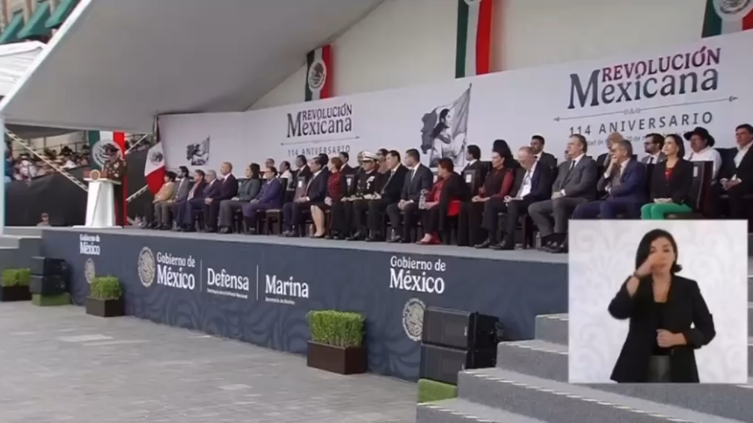 Titular de Sedena,previo al inicio del desfile por el 114 Aniversario del inicio de la Revolución Mexicana Titular de Sedena,previo al inicio del desfile por el 114 Aniversario del inicio de la Revolución Mexicana