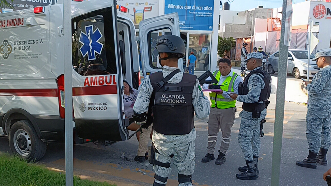 Motociclista lesionada tras chocar contra un coche en Campeche