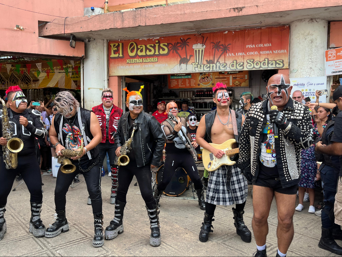La agrupación originaria de Veracruz, cuenta con una trayectoria de 48 años La agrupación originaria de Veracruz, cuenta con una trayectoria de 48 años