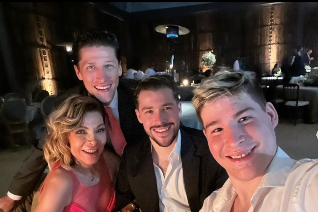Mary Paz Banquells revela si sus hijos se van a quitar el apellido de Alfredo Adame Mary Paz Banquells revela si sus hijos se van a quitar el apellido de Alfredo Adame