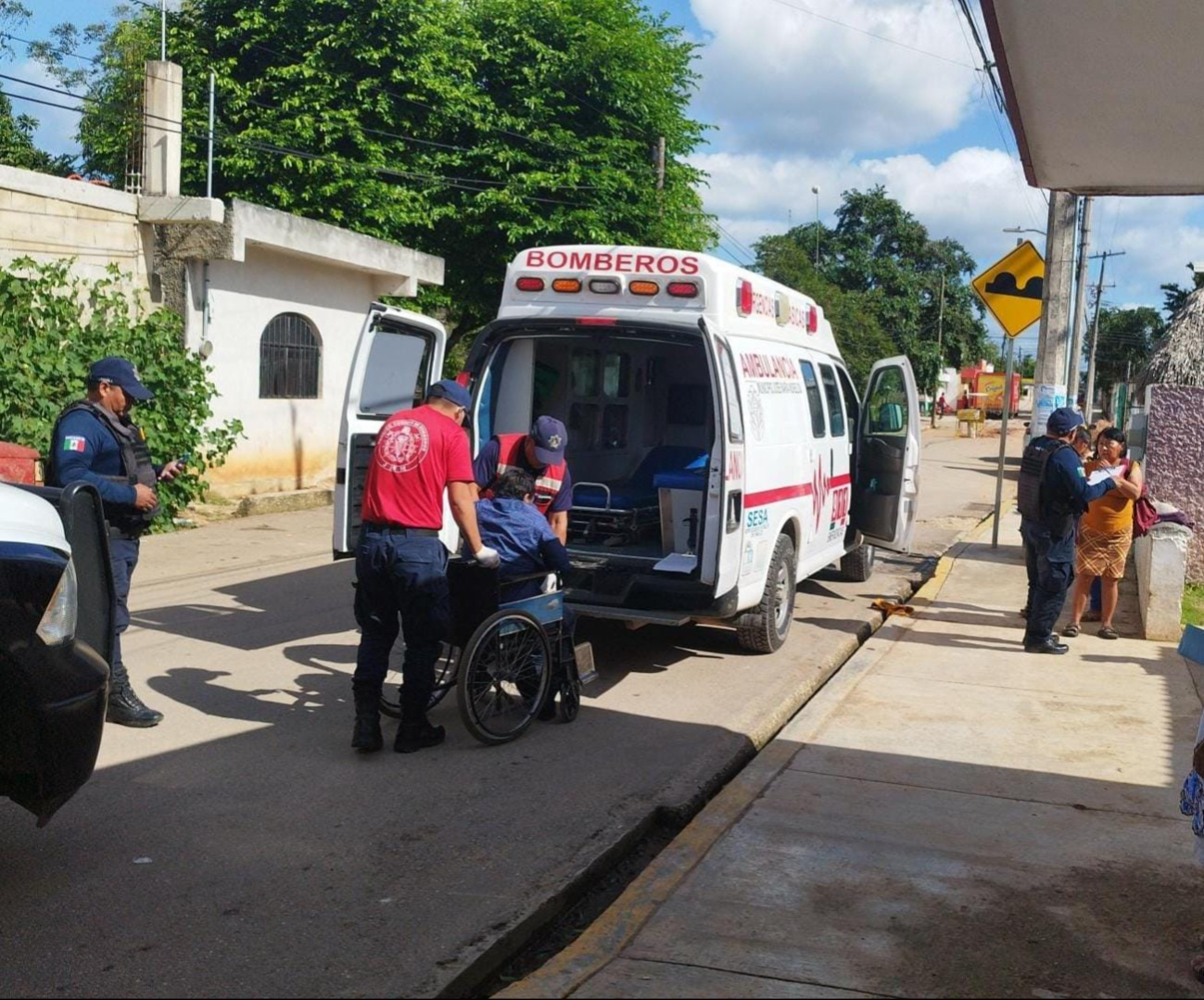 Víctima de violencia es ingresada en un hospital en José María Morelos 