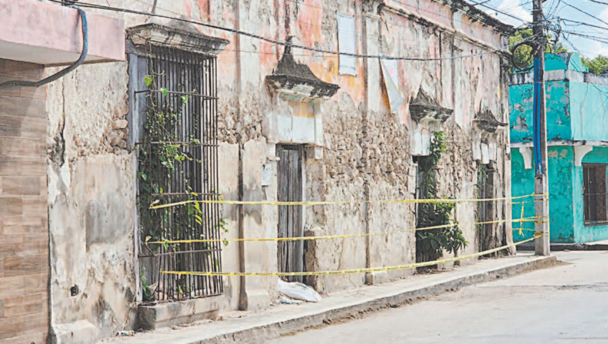Alarma en Champotón posible colapso de vivienda antigua 