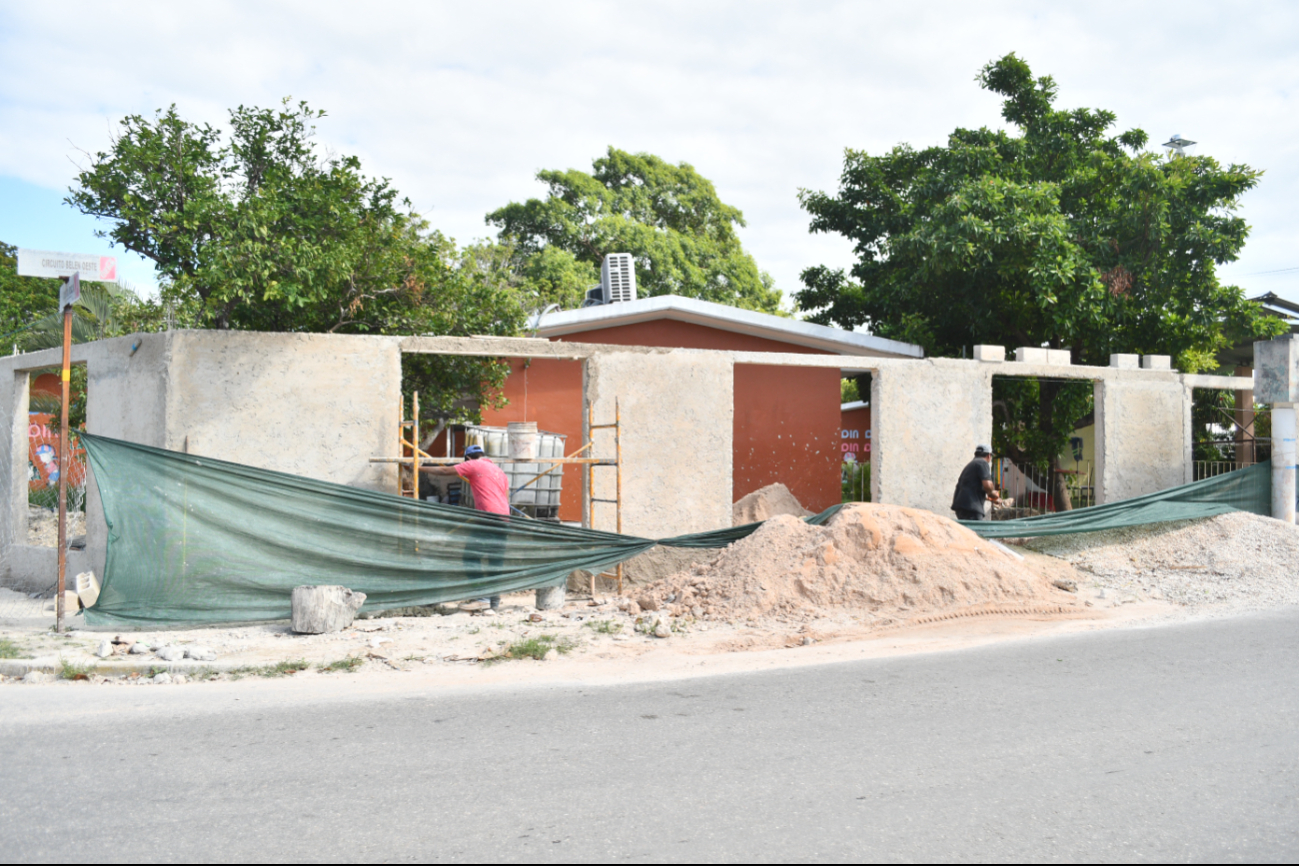 Actualmente se realiza la rehabilitación de alrededor de 50 inmuebles del nivel básico en el Estado Actualmente se realiza la rehabilitación de alrededor de 50 inmuebles del nivel básico en el Estado