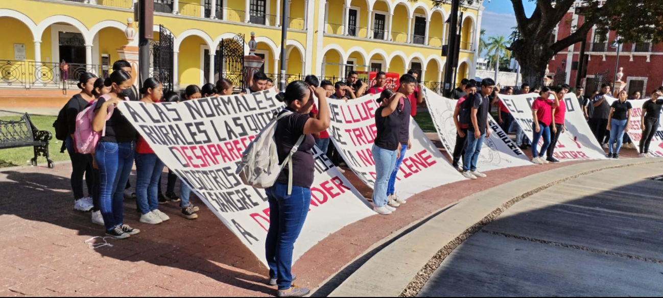 En México existen 16 Normales Rurales y todas cuentan con un sistema de internado En México existen 16 Normales Rurales y todas cuentan con un sistema de internado