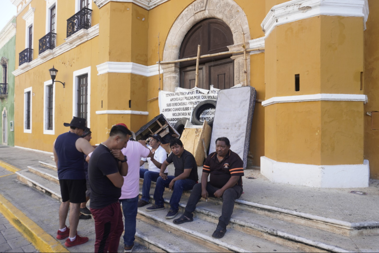 La alcaldesa de Campeche, Biby Rabelo de la Torre, se niega a atender a los trabajadores despedidos y a pagar laudos La alcaldesa de Campeche, Biby Rabelo de la Torre, se niega a atender a los trabajadores despedidos y a pagar laudos