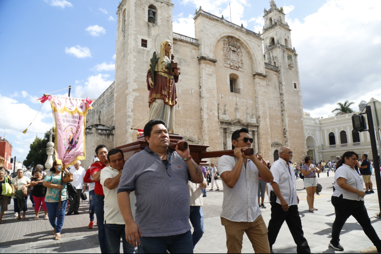 Músicos acompañaron a Santa Cecilia en la procesión Músicos acompañaron a Santa Cecilia en la procesión