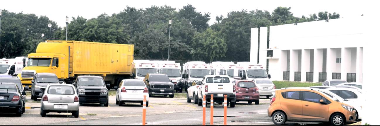 31 ambulancias completamente equipadas están detenidas en el Hospital General “Dr. Jesús Kumate Rodríguez” por falta de presupuesto 31 ambulancias completamente equipadas están detenidas en el Hospital General “Dr. Jesús Kumate Rodríguez” por falta de presupuesto
