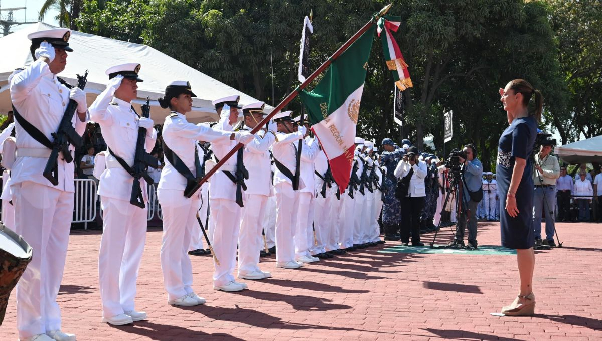 Claudia Sheinbaum encabezó en Manzanillo, Colima, el 199° aniversario de la Armada de México Claudia Sheinbaum encabezó en Manzanillo, Colima, el 199° aniversario de la Armada de México