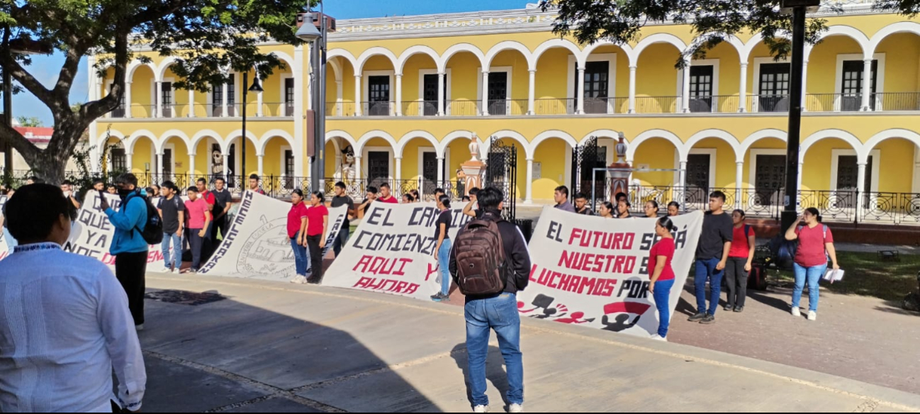 Normalistas de Hecelchakán denuncian carencias y desvíos de recursos en la ‘Justo Sierra Méndez’