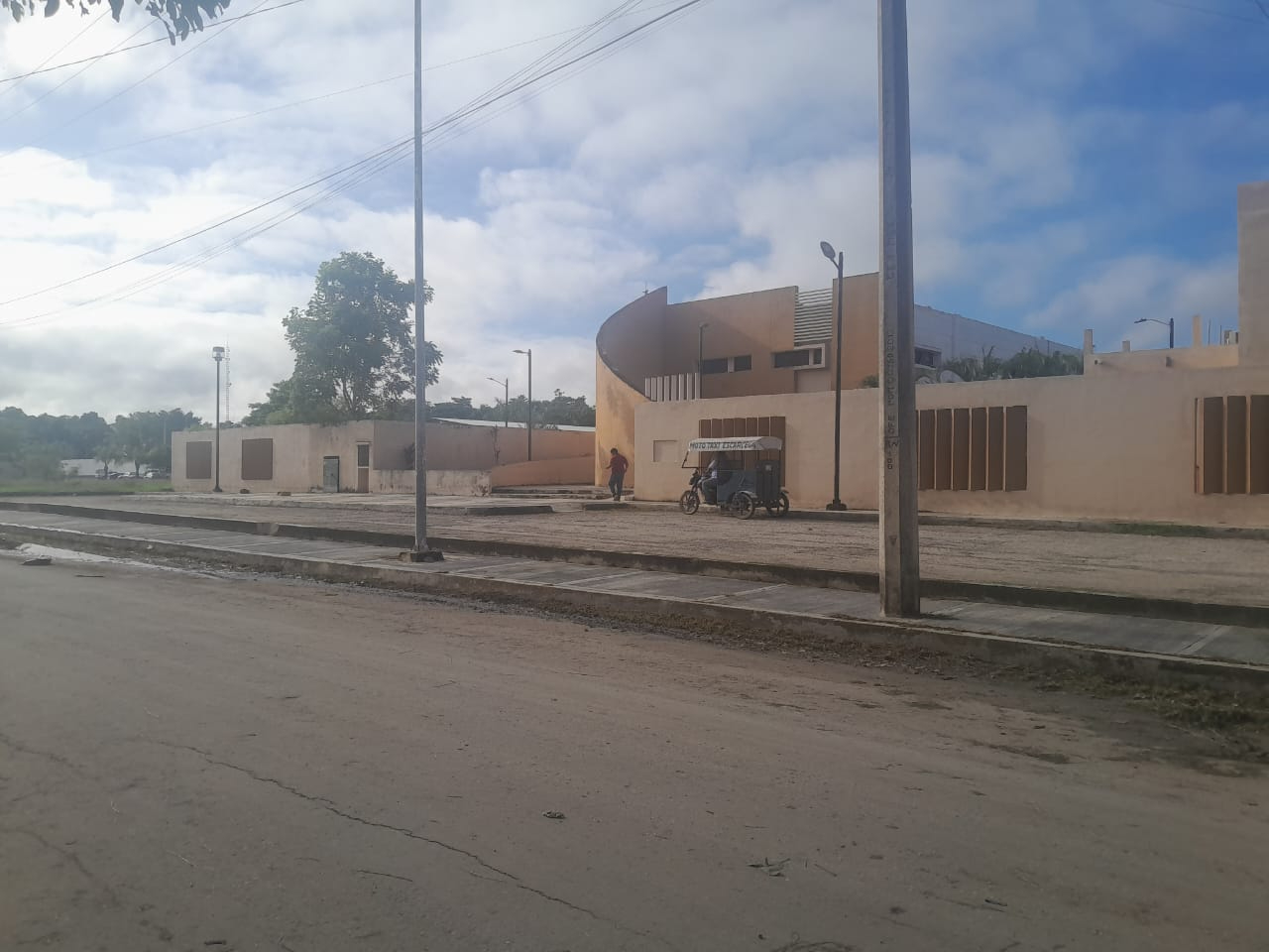 N.S.M., de 28 años, fue ejecutado de varios disparos de arma de fuego en un camino de terracería cerca del ejido Cantemo, Champotón N.S.M., de 28 años, fue ejecutado de varios disparos de arma de fuego en un camino de terracería cerca del ejido Cantemo, Champotón