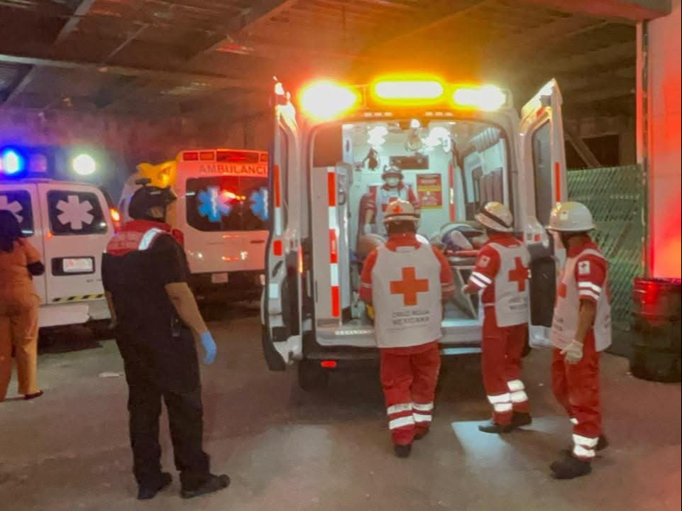 Entre los heridos se encuentra Ana María León García, de 48 años, que fue ingresada a quirófano con una herida por arma de fuego en la región lumbar Entre los heridos se encuentra Ana María León García, de 48 años, que fue ingresada a quirófano con una herida por arma de fuego en la región lumbar