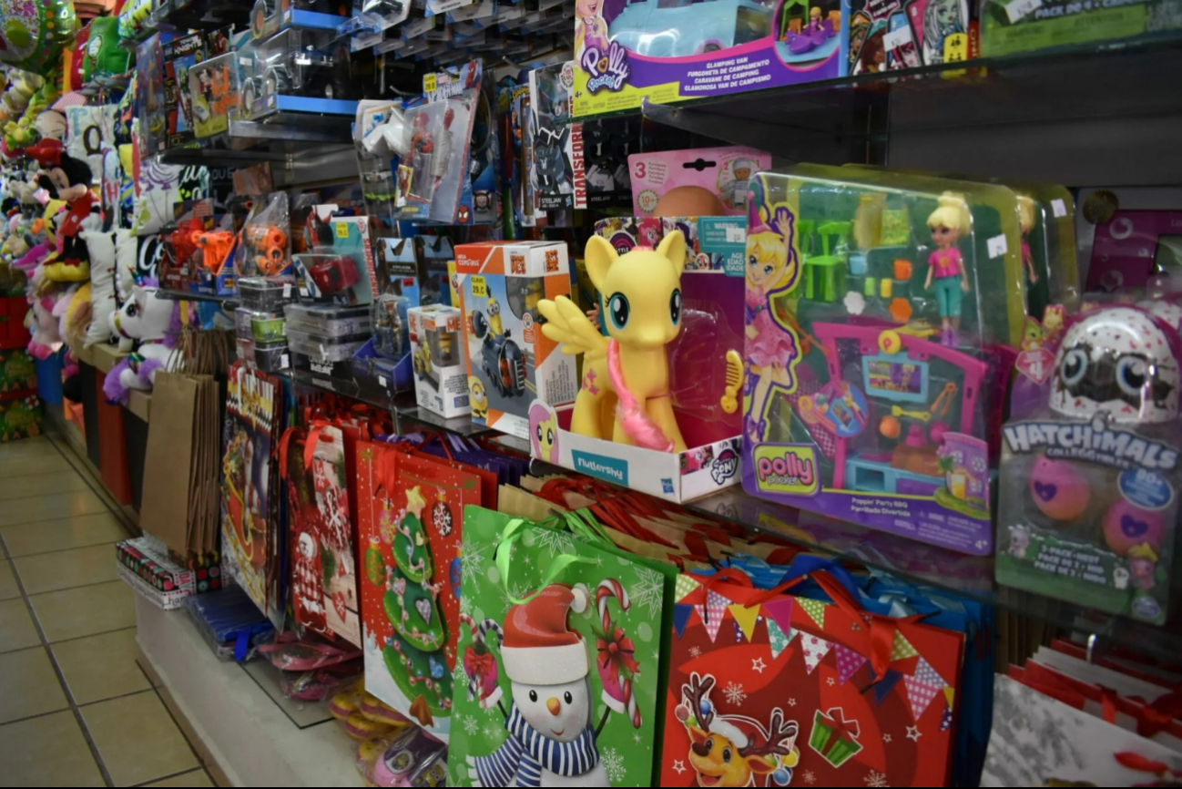 La venta de regalos es esperada que aumenté las ventas para finales de este año. La venta de regalos es esperada que aumenté las ventas para finales de este año.