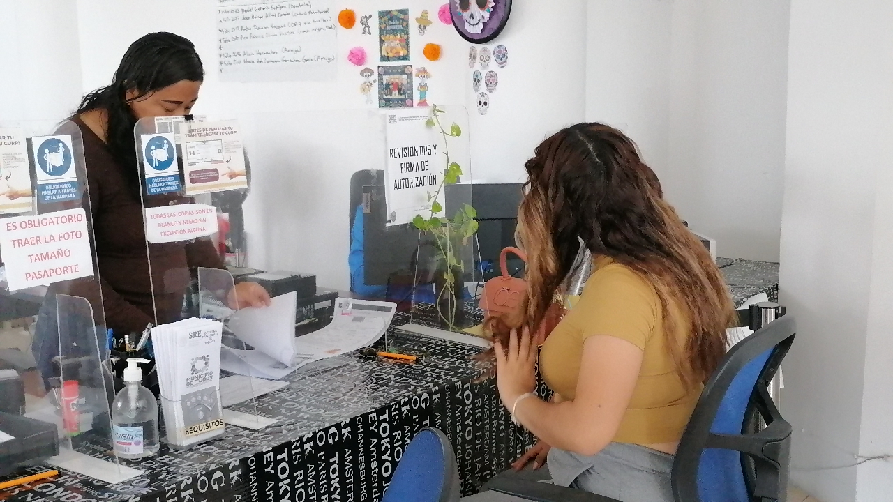 Las actividades en la oficina de la SRE en Carmen concluyen a las dos de la tarde y el portal cierra a la una de la tarde Las actividades en la oficina de la SRE en Carmen concluyen a las dos de la tarde y el portal cierra a la una de la tarde