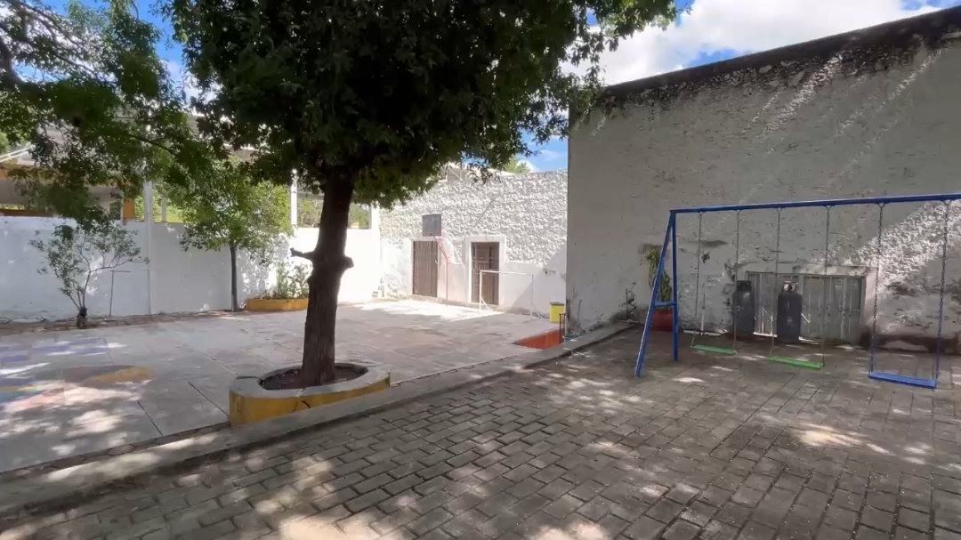 Oculta a los visitantes y al tránsito local, la pirámide Kabul pasa desapercibida