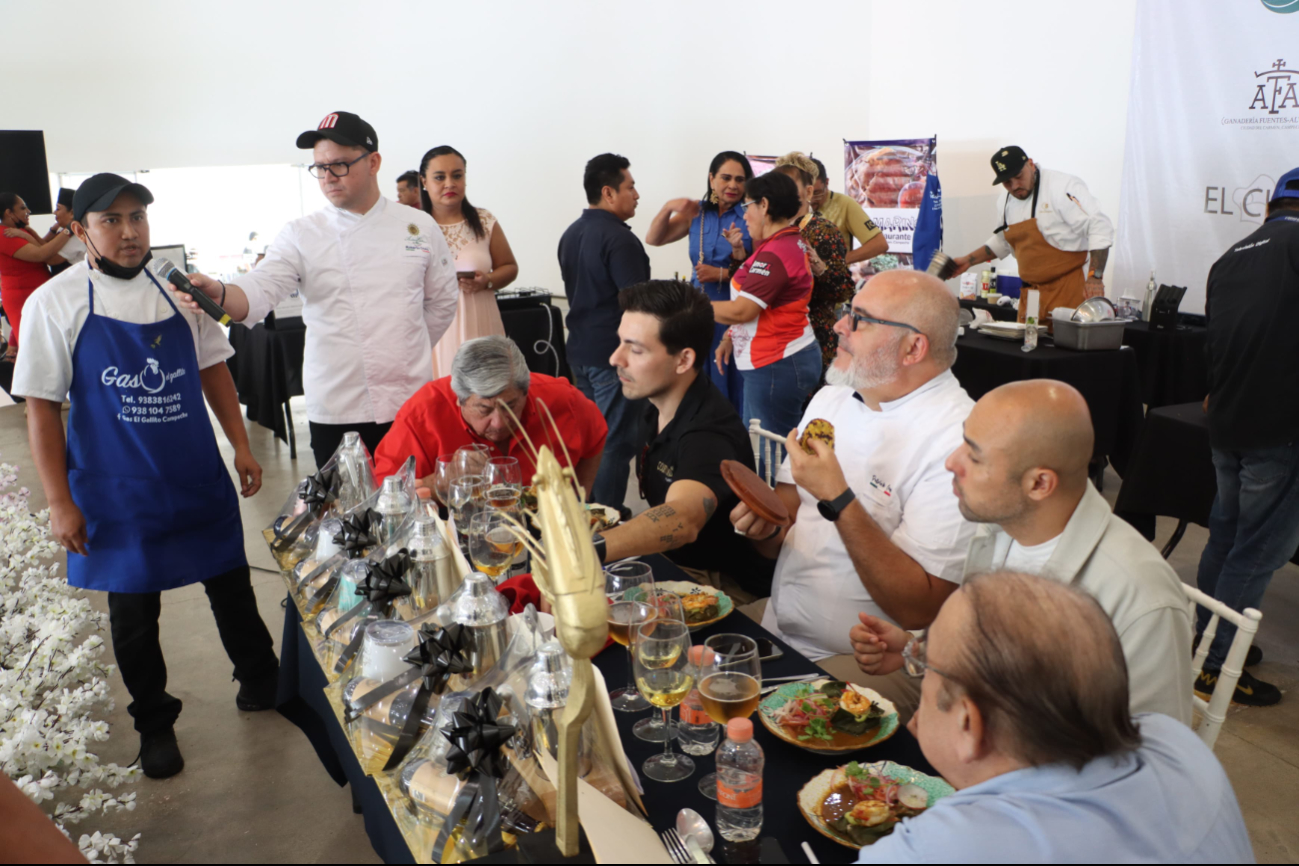 El platillo vencedor en esta edición tuvo por nombre “mone de camarón” y superó a cuatro restaurantes competidores El platillo vencedor en esta edición tuvo por nombre “mone de camarón” y superó a cuatro restaurantes competidores