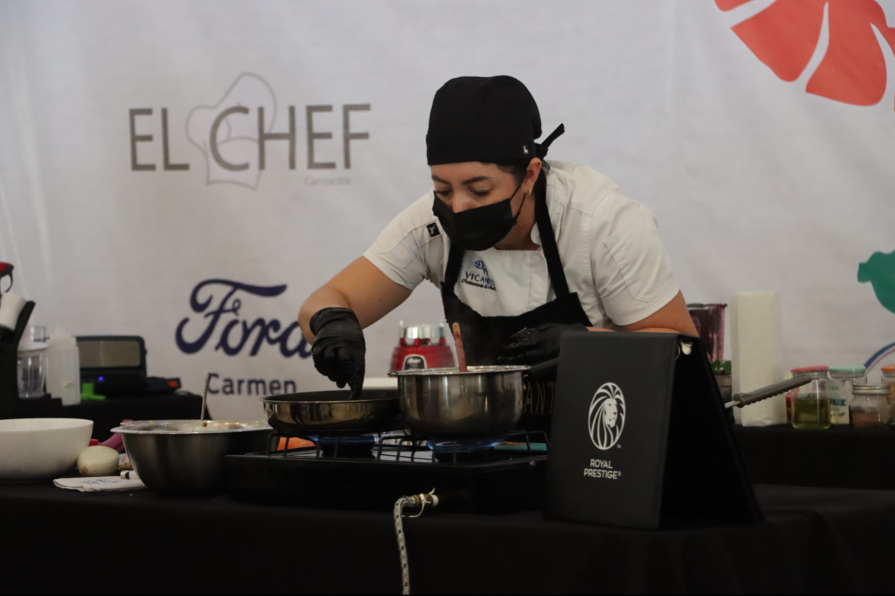 Félix Morán    se llevó el primer lugar del concurso “Delicias del Camarón”   