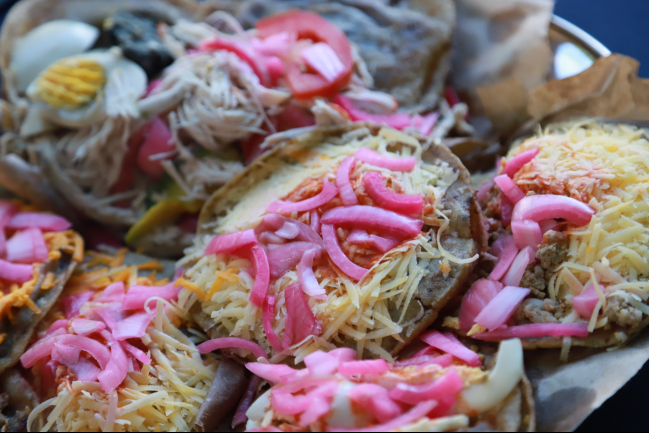 Los panuchos son rellenos de frijol y fritos Los panuchos son rellenos de frijol y fritos