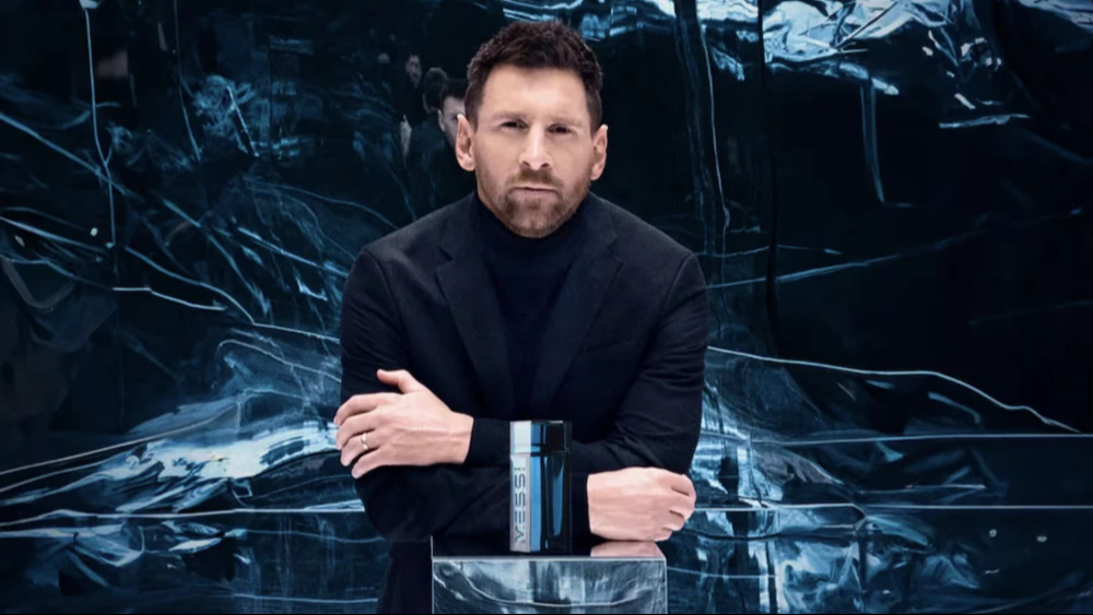 Lionel Messi no solo deslumbra en la cancha, sino también en el mundo de los negocios con su exclusiva línea de perfumes Lionel Messi no solo deslumbra en la cancha, sino también en el mundo de los negocios con su exclusiva línea de perfumes