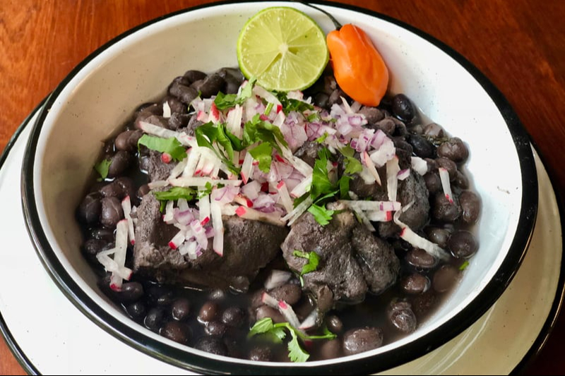 Algunos platillos que forman parte de gastronomía yucateca, tienen su origen en otras regiones del continente americano Algunos platillos que forman parte de gastronomía yucateca, tienen su origen en otras regiones del continente americano