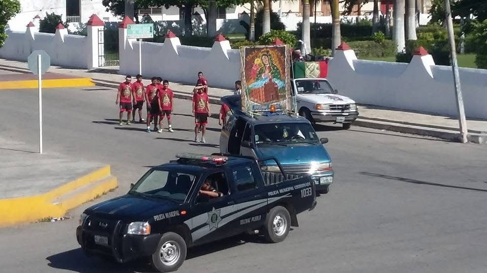 La alta circulación vehícular en las carreteras y los peligros que representa hace que muchos se desanimen La alta circulación vehícular en las carreteras y los peligros que representa hace que muchos se desanimen
