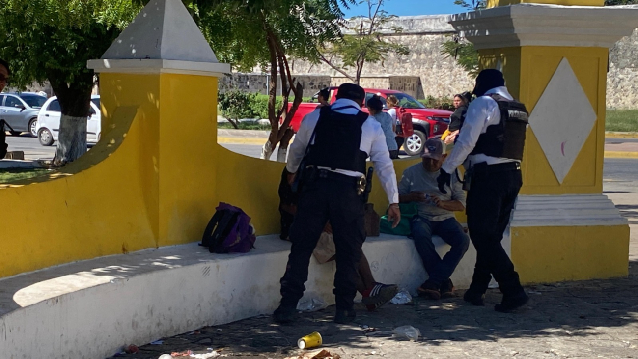 Dos sujetos fueron detenidos por portar pequeñas dosis de piedra, pero no fueron trasladados a la FGECAM Dos sujetos fueron detenidos por portar pequeñas dosis de piedra, pero no fueron trasladados a la FGECAM