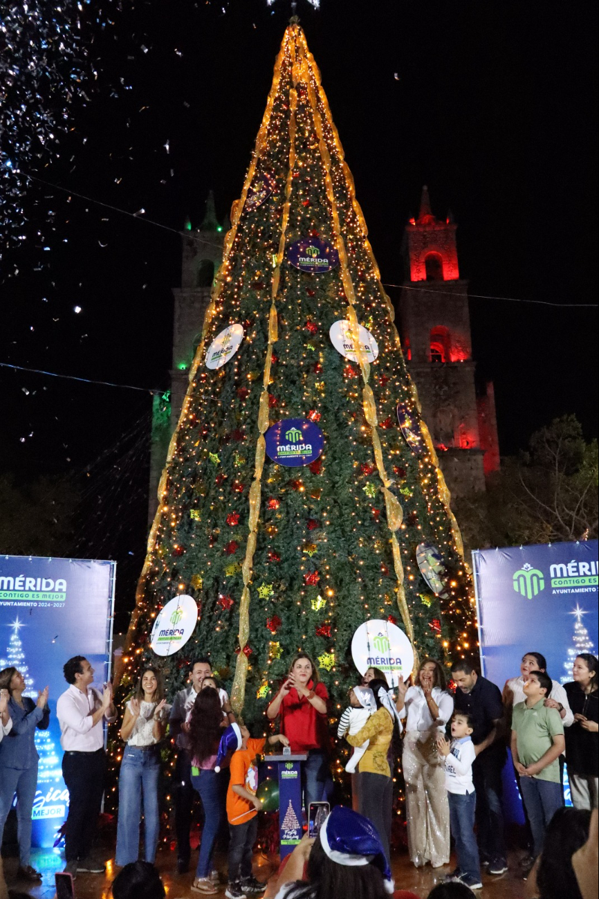 "Las Fiestas Mágicas" inician con el encendido de las luces del árbol navideño. "Las Fiestas Mágicas" inician con el encendido de las luces del árbol navideño.